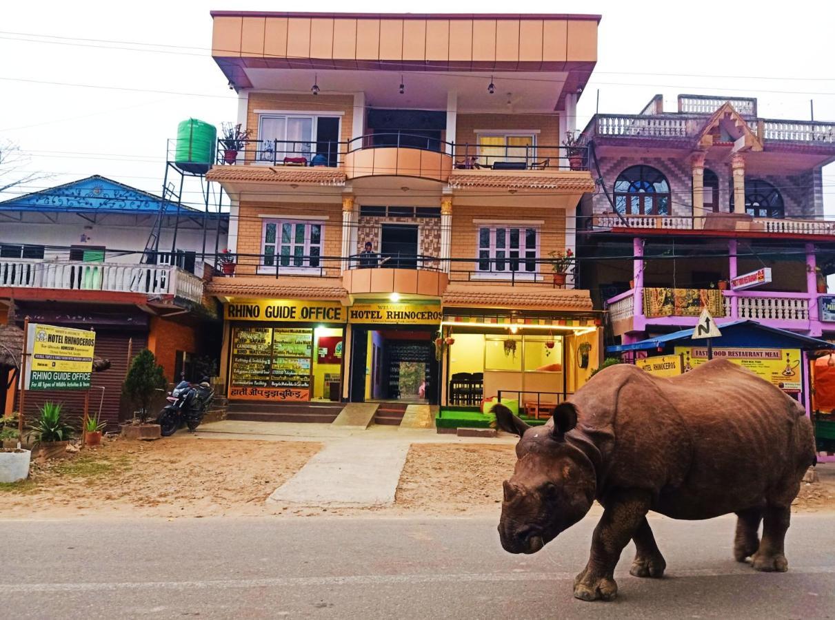 Hotel Rhinoceros-Homestay Sauraha Dış mekan fotoğraf