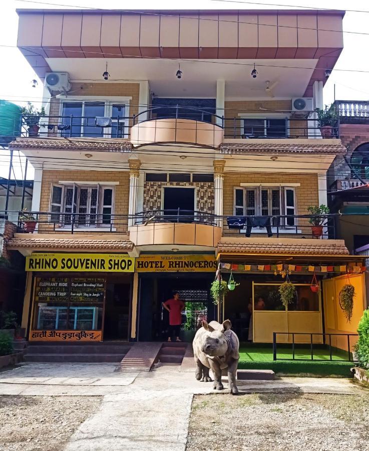 Hotel Rhinoceros-Homestay Sauraha Dış mekan fotoğraf