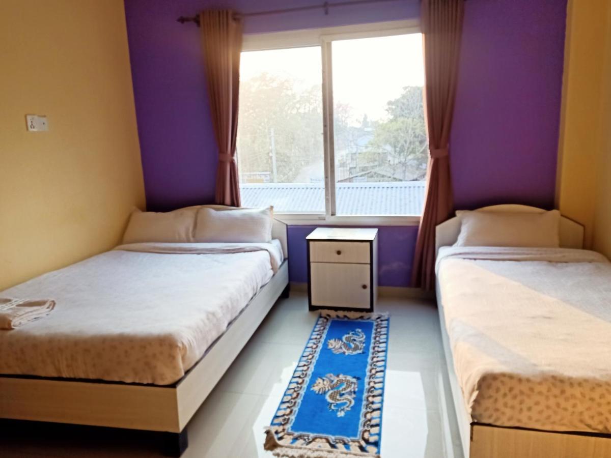 Hotel Rhinoceros-Homestay Sauraha Dış mekan fotoğraf