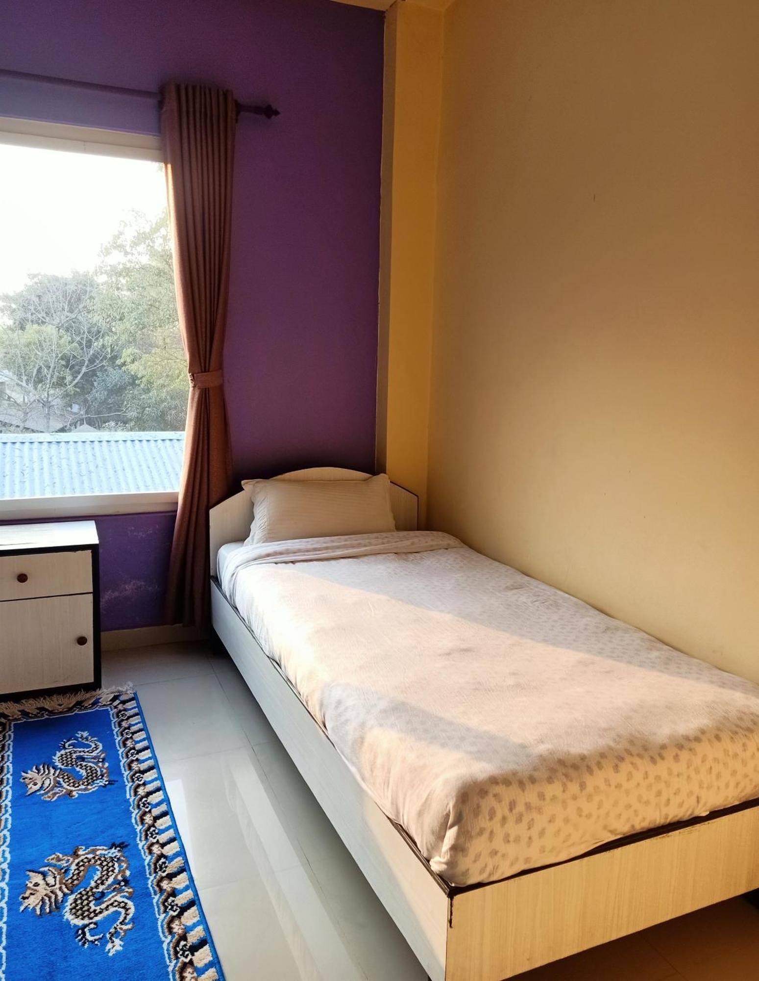 Hotel Rhinoceros-Homestay Sauraha Oda fotoğraf